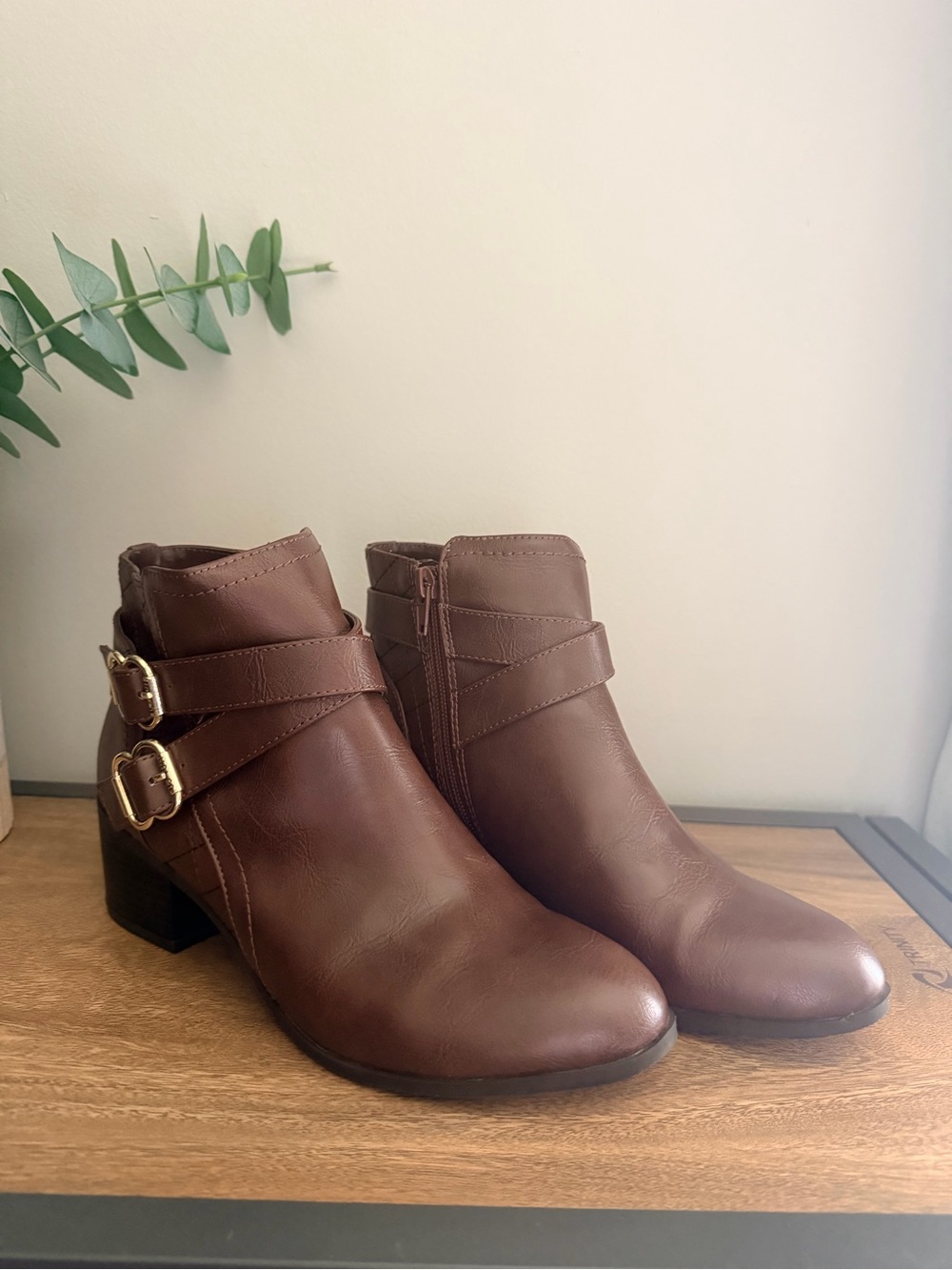 Women's Brown Leather Ankle Boots with Gold Buckle Straps | Unisa Unpayta